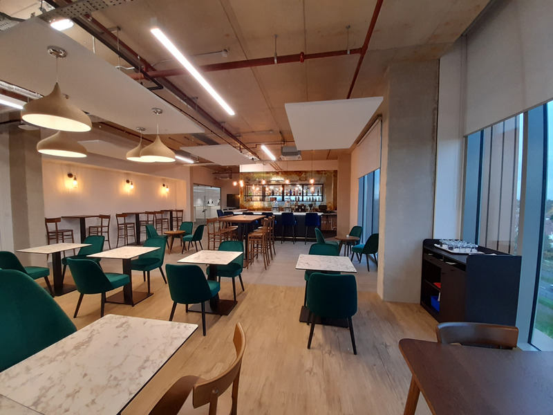 b-the-view-restaurant3