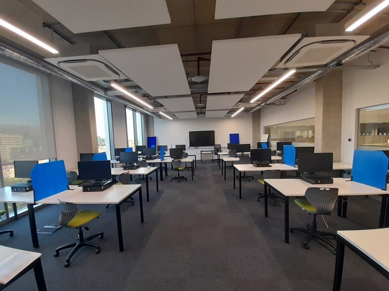f-computer-room-5068918674