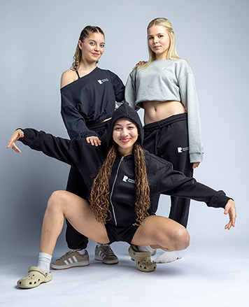 RuTC dancers with their cool and comfortable warm-up gear in grey and black